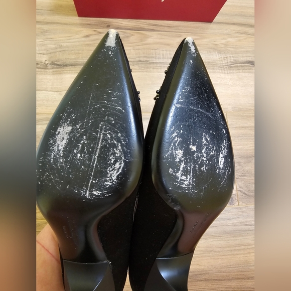 Salvatore Ferragamo satin heels with crystals - Picture 8 of 15